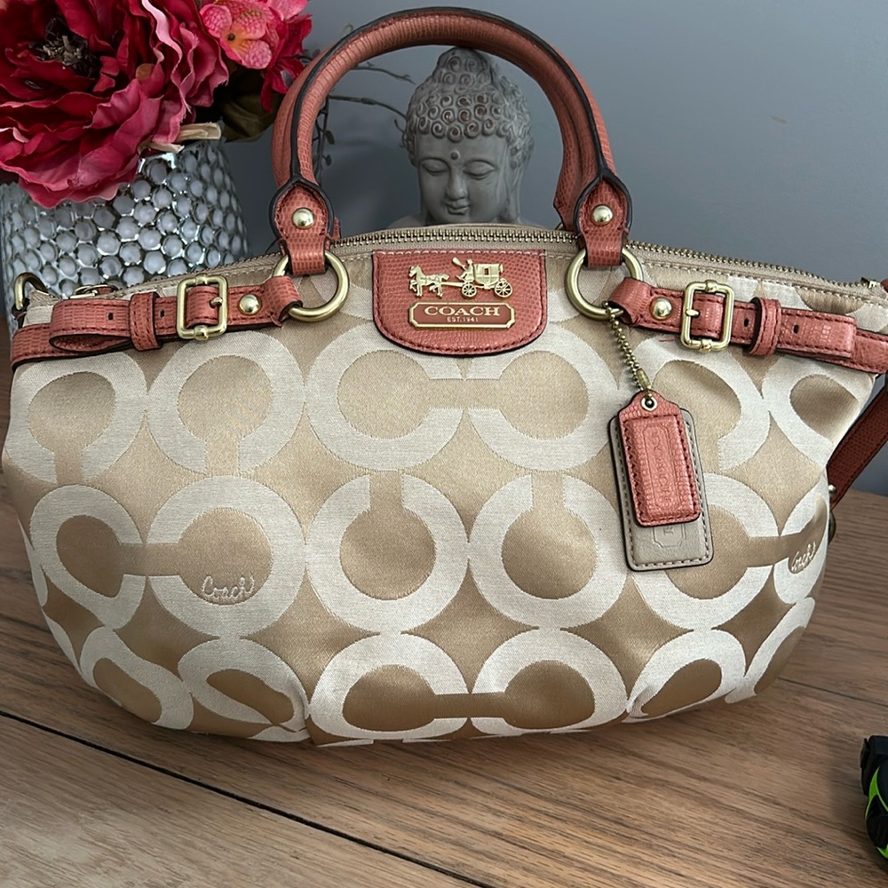 COACH Madison Handbag with removable straps, EUC, gorgeous vintage bag